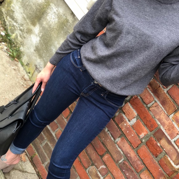 Meet your Posher, Sarina with amazing style! - Picture 6 of 8